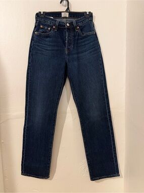 Women's 501 Curve High-Rise Button Fly Straight-Leg Jeans 26x30